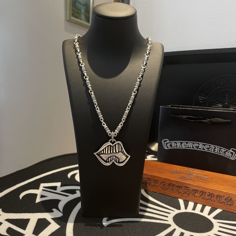 Ch**me He**ts necklaces